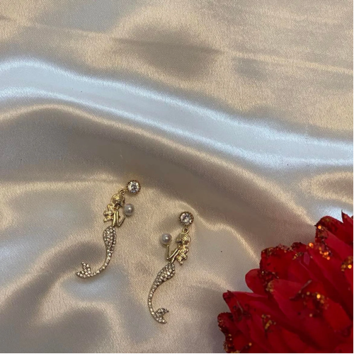 Mermaid drop earrings, Cute Mermaid Earrings, Gift For Her, Gold Mermaid earrings, Valentines Jewellery, Mermaid Pearl Earrings
