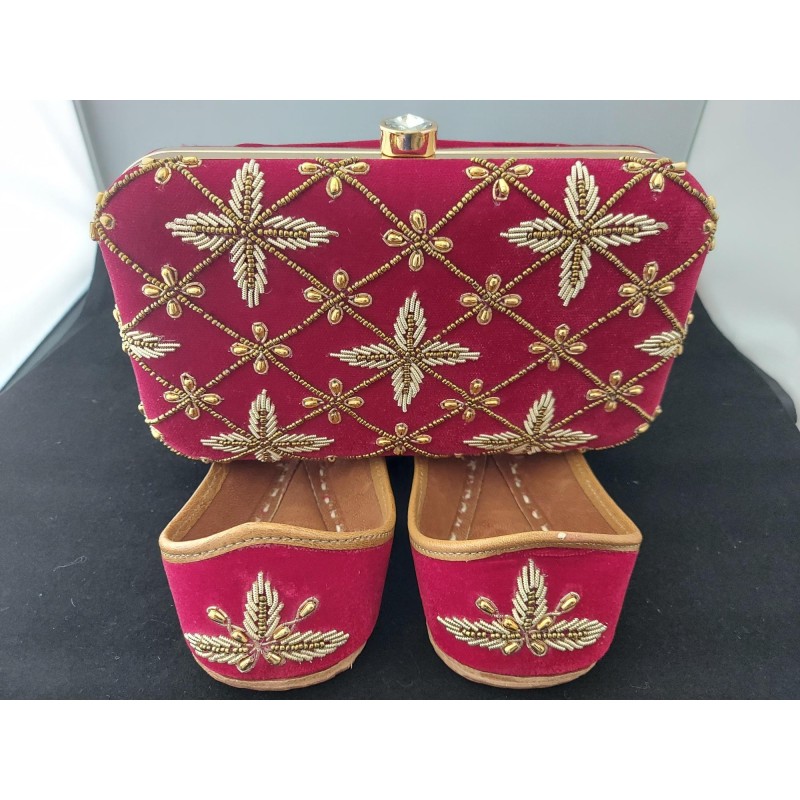 Amazon.com | BombayFlow SRK Men's Gold Punjabi Jutti Indian Handmade Gold  Shoes Loafers, Khussa Shoes Wedding Kurta Sherwani Mojari Men's (Numeric_8)  | Loafers & Slip-Ons