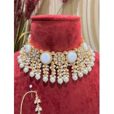 Uncut Kundan White Amarapali carved Stones with Tika