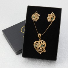 Dilsia Pendant Set