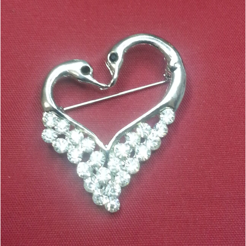 Summer special stunning diamonte silver plated heart brooch cake pin love gift
