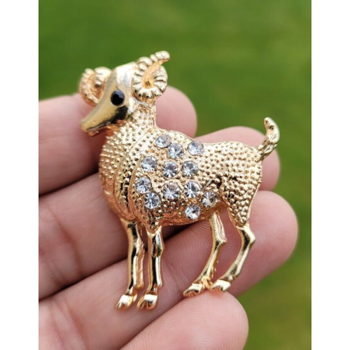 Aries brooch ram vintage look gold plated zodiac broach astrology luck pin k29