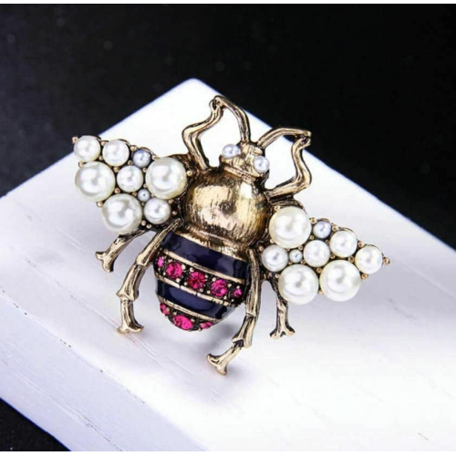 Stunning vintage look gold plated gold honey bee brooch suit coat broach pin z7p