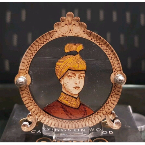 Sikh guru har krishan ji wood carved photo portrait singh kaur desktop stand c6