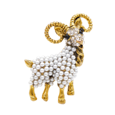 Stunning vintage look gold plated retro goat ram celebrity brooch broach pin g7