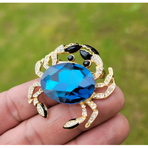 Stunning Vintage Look Gold Plated Blue CRAB Designer Brooch Broach Cake Pin B54