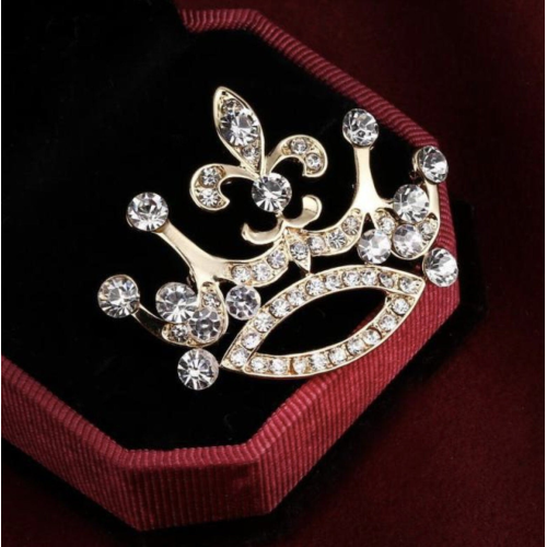 Crown brooch stunning vintage look gold plated stones royal princess design ggg2
