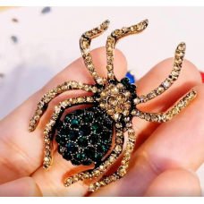 Vintage Look Gold Plated Green Spider Brooch Suit Coat Broach Pin Collar Z23