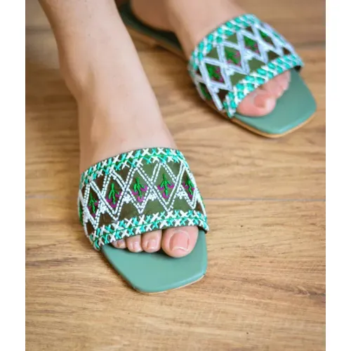 Gardenia slider sandals 