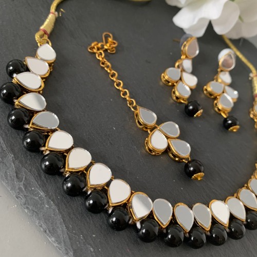 Black Mirror Necklace set