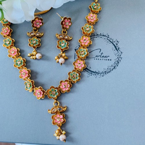 Floral Classic Gold Necklace set