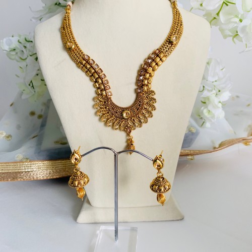 Astha Classic Gold Necklace Set