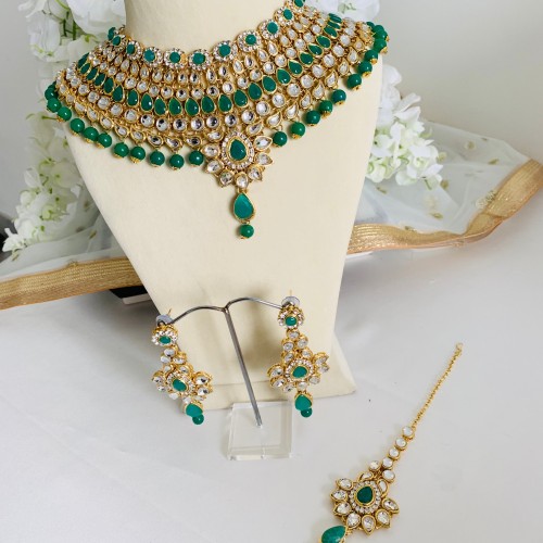 Green Studded Kundan Necklace Set