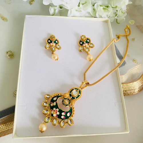 Dark Green Meenakari Pendant Set