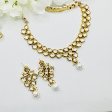 Kundan Pearl Necklace Set