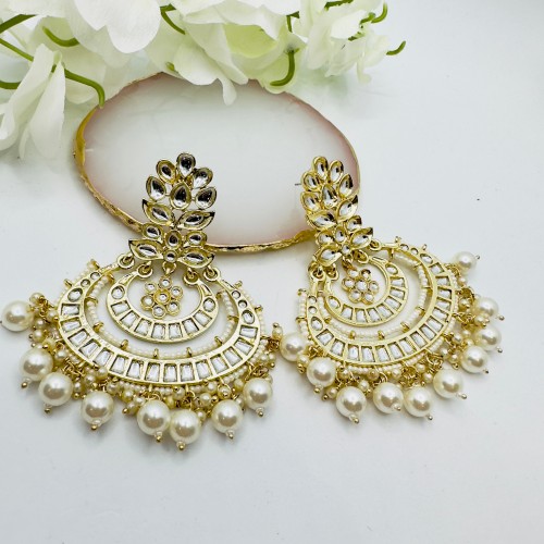 White kundan chaandbali