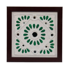Handmade Lippan Art Wall Frame with Mud in Green and white Design with Glass Chips