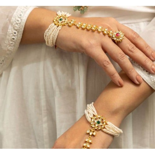 Pachi kundan bracelets ,kundan hathphool, bridal bangles, wedding jewelry, Bracelet, Traditional Bracelet, kundan bracelets ( pair)