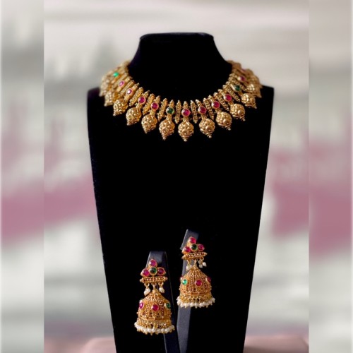 SEHAN Gold and Stones Necklace & Jhumki Set