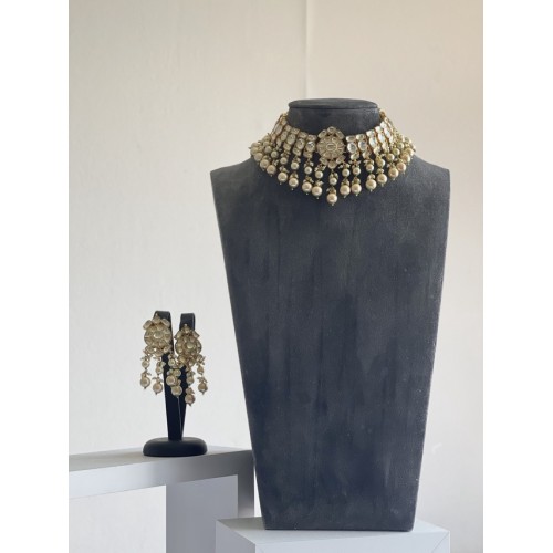 DELILAH Premium Kundan Necklace & Earrings set